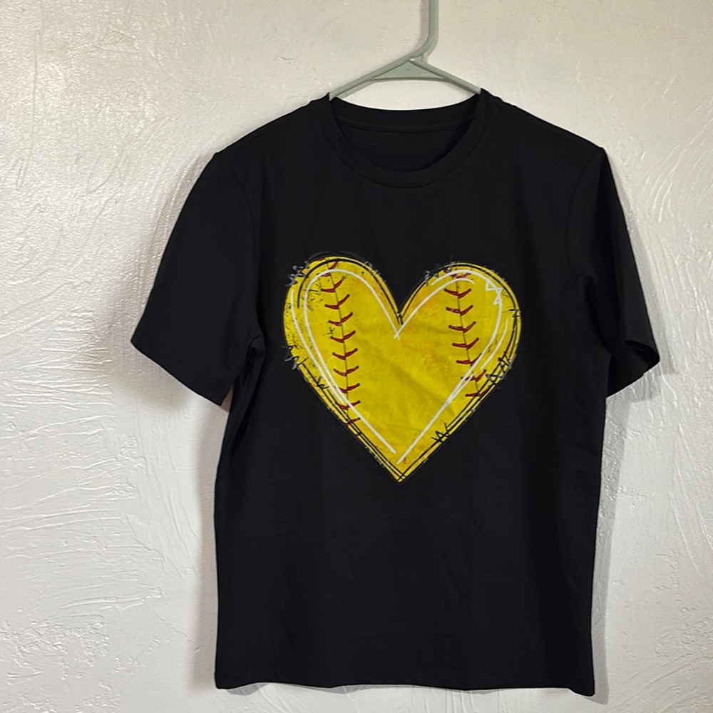 Yellow Heart Graphic Black Short Sleeve Tee